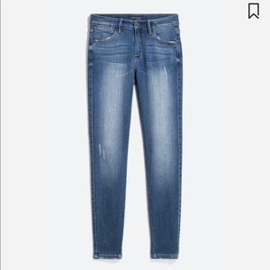 Just USA- Rhea skinny distressed jean. Size 4/27